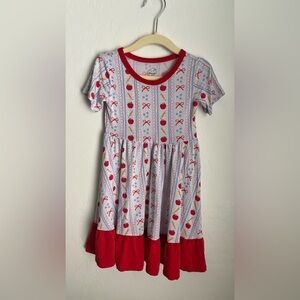 Charming Red and White 🍎 ✏️ dress 3T